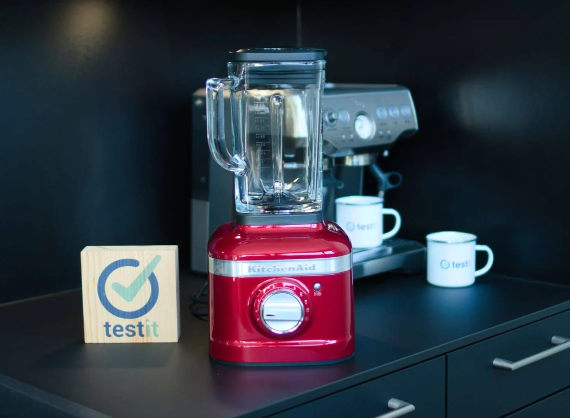 Der KitchenAid Artisan K400 in unserem Standmixer-Test.