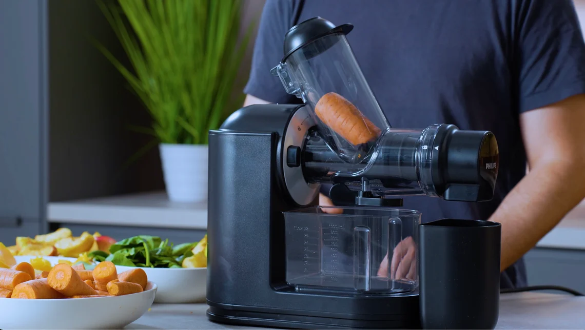 Zutaten wie Karotten lassen sich gut im Slow Juicer verarbeiten.