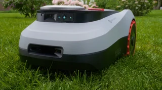 NAVIMOW Segway  i208 LiDAR + Garage M, Mähroboter ohne Begrenzungskabel für 800 m², bis 45% Steigung, Solid-State LiDAR + Vision, Auto. Kartieren, int.