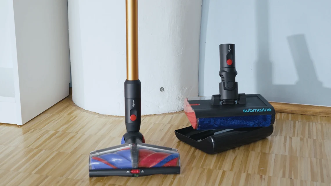 Die zwei Hauptaufsätze des V16: Saugaufsatz und Submarine bilden eine gute Einheit.