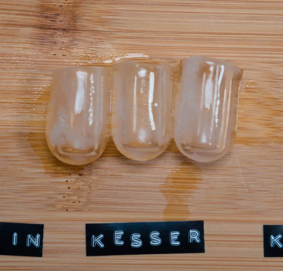 Verschiedene Eiswürfelgrößen der Kesser.