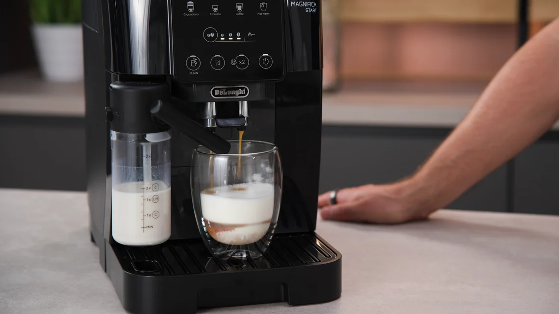 Der Cappuccino ist in Ordnung, geschmacklich aber kein besonderes Highlight.