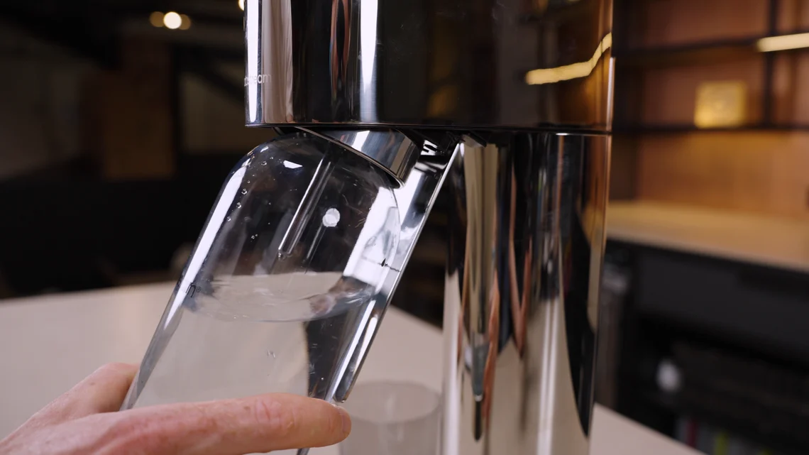 Gewohnt gute Handhabung: Der Quick-Connect-Zylinder und vor allem das Einlegen und Entnehmen der Flasche ohne Eindrehen sind wirklich angenehm.